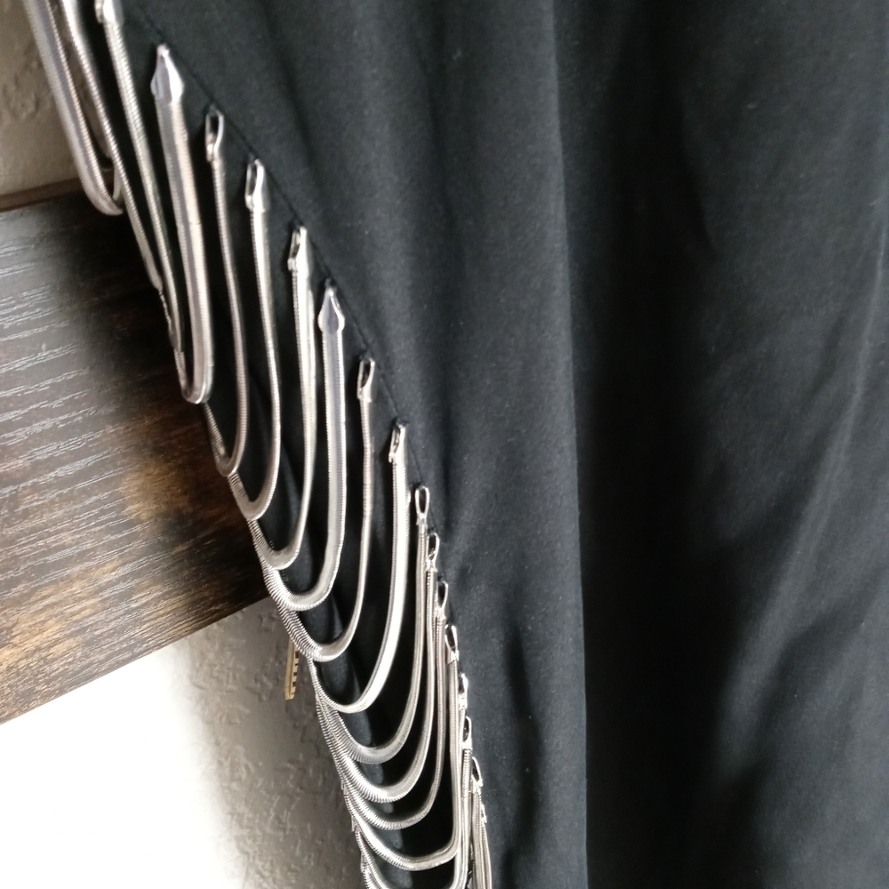 Black mini dress (to the top of knee) - Picture 4 of 5